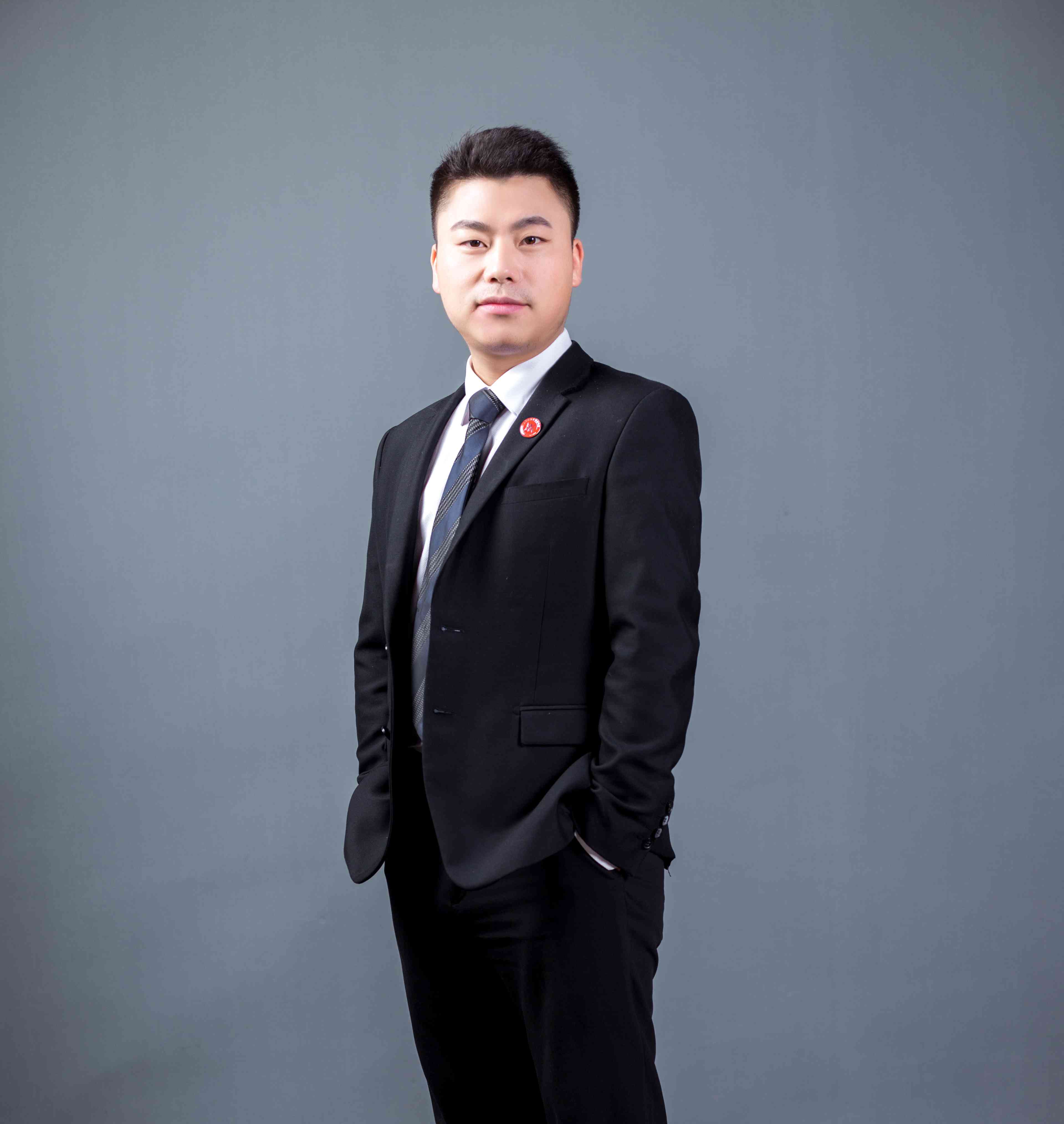 罗欢律师